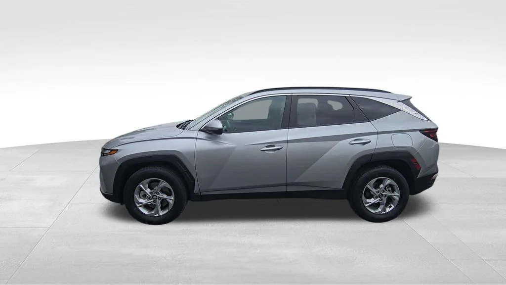 Used 2024 Silver Hyundai SEL image 5