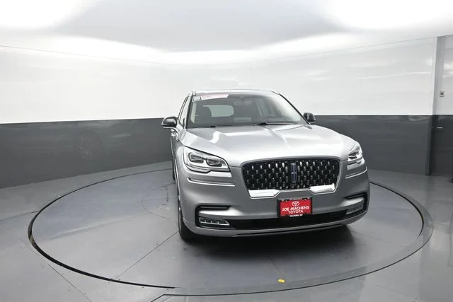 Used 2022 Silver Lincoln Grand Touring image 39