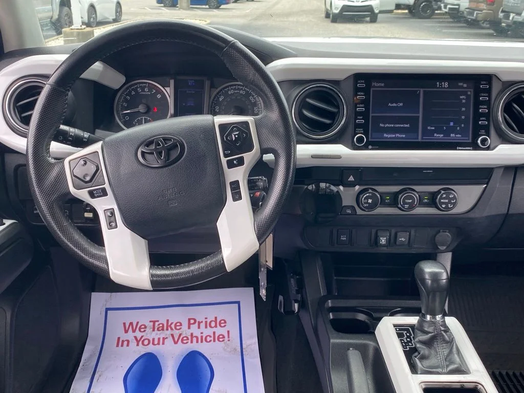 Used 2020 White Toyota SR5 image 9