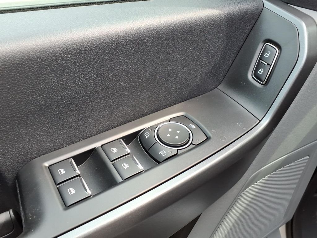 New 2026 Oxford White Ford F-350® XLT image 21
