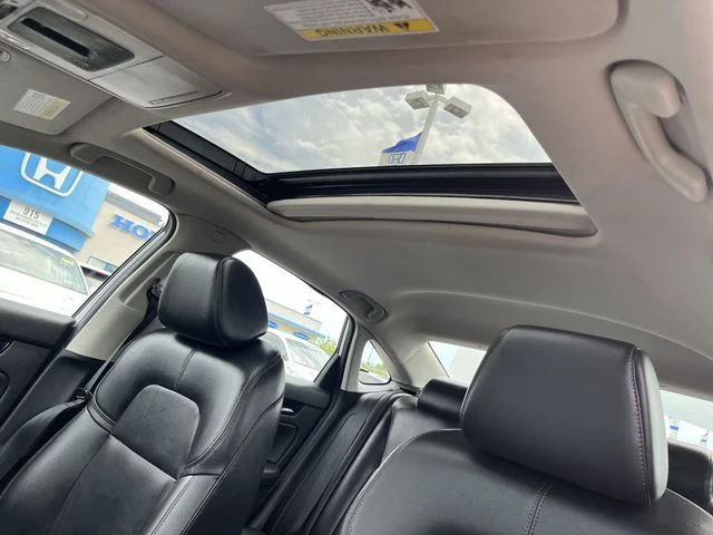 Used 2024 White Honda Touring image 18