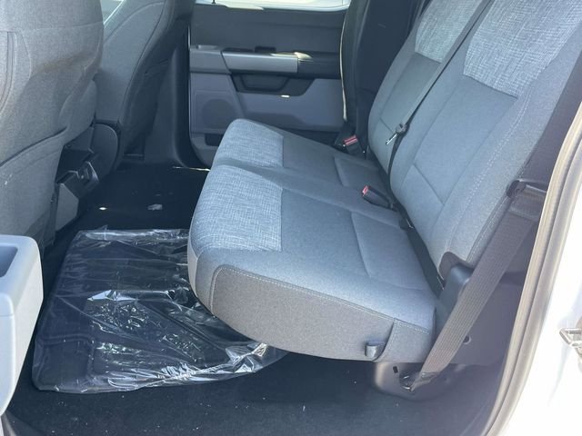 New 2026 Oxford White Ford XLT image 4