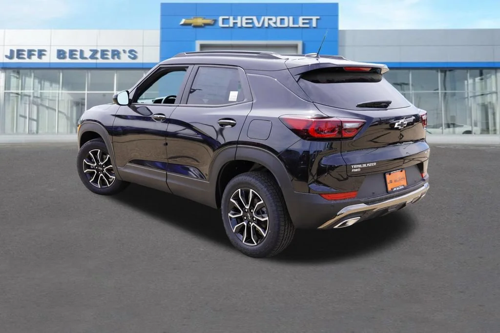 New 2026 Mosaic Black Metallic Chevrolet ACTIV image 5