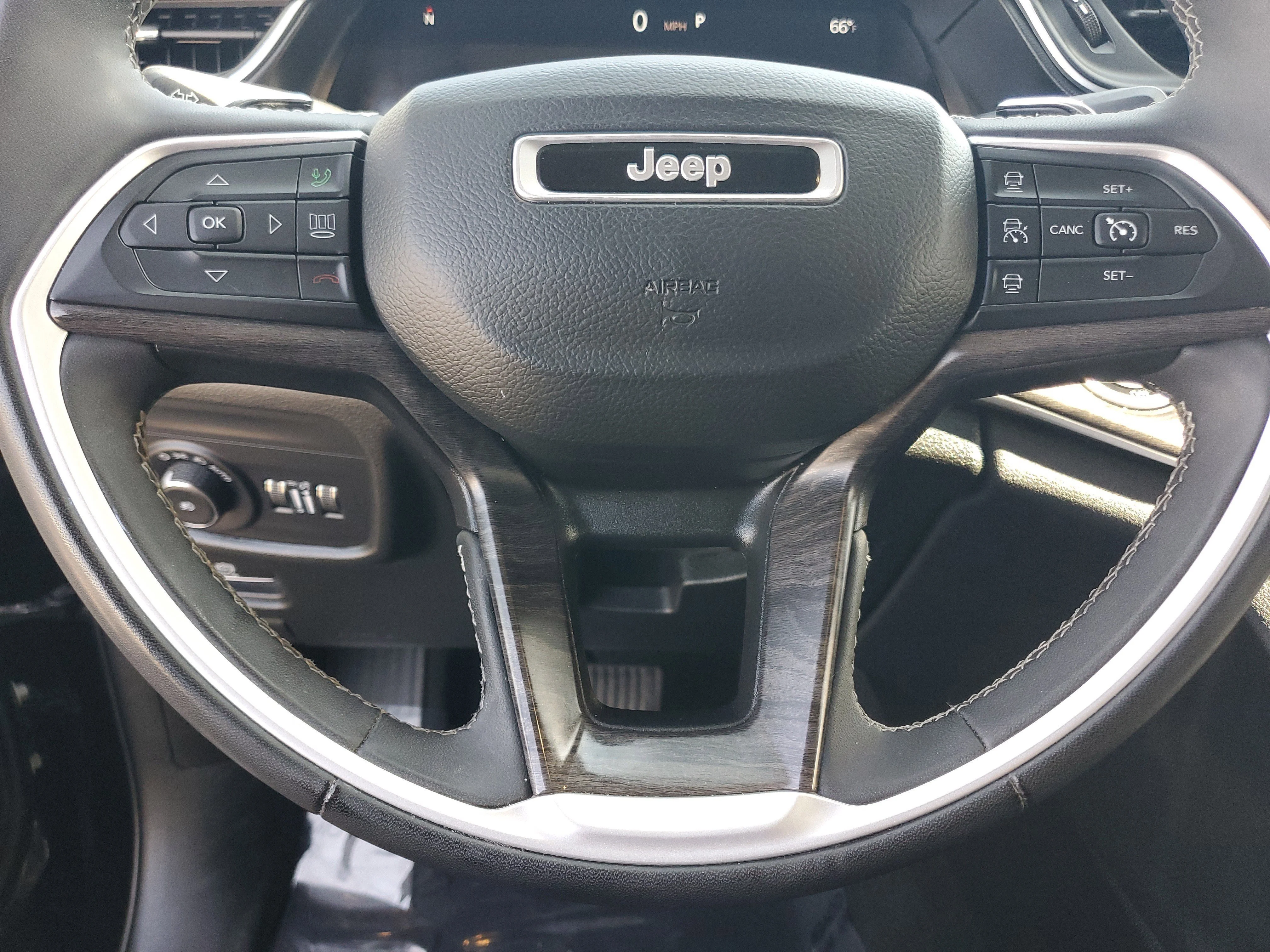 Used 2023 Black Jeep Limited image 21
