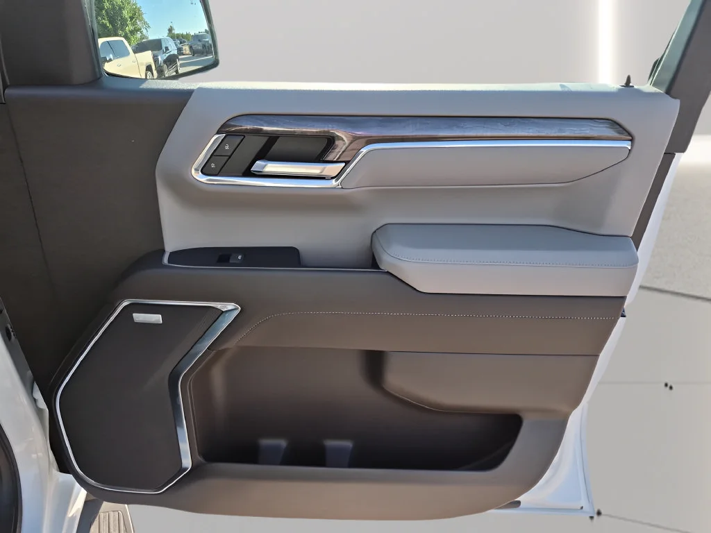 Used 2023 SUMMIT WHITE Chevrolet LTZ image 34