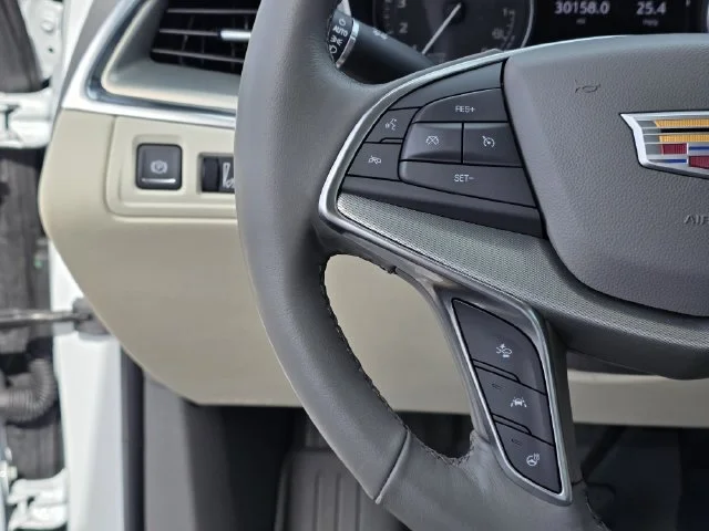 Used 2024 Crystal White Tri-Coat Cadillac Premium Luxury image 30