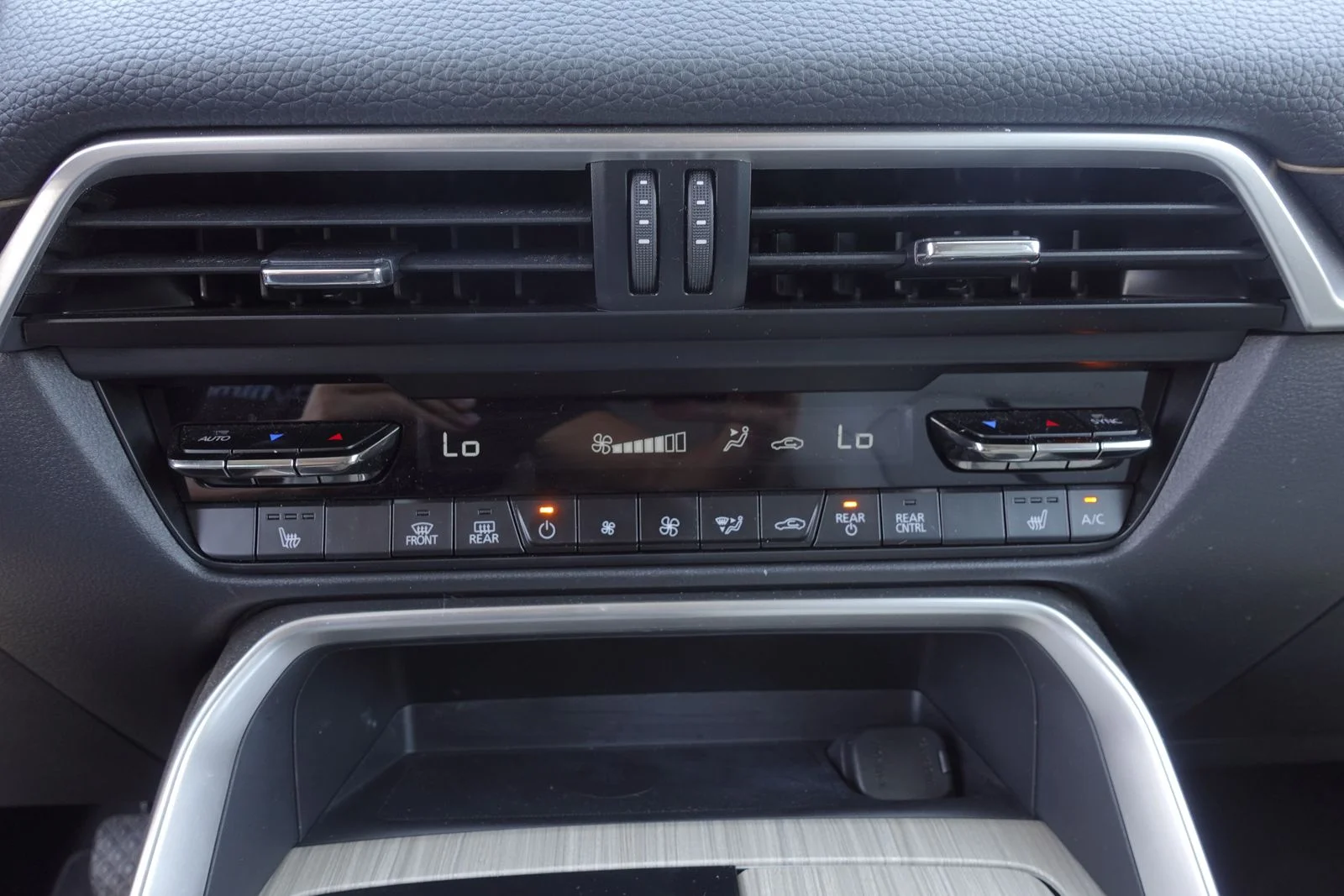 Certified Used 2024 Platinum Quartz Mazda Preferred image 24