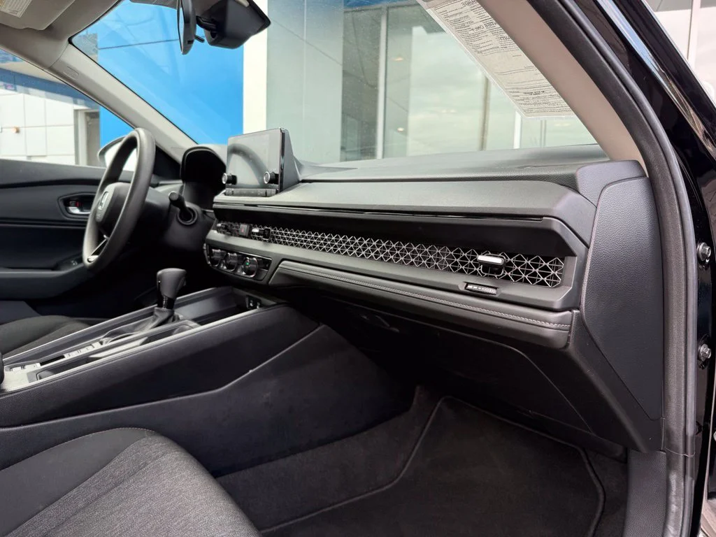 Used 2025 Black Honda SE image 15