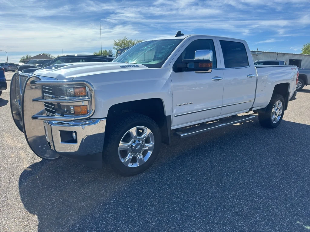 Used 2019 WHITE Chevrolet LTZ image 2