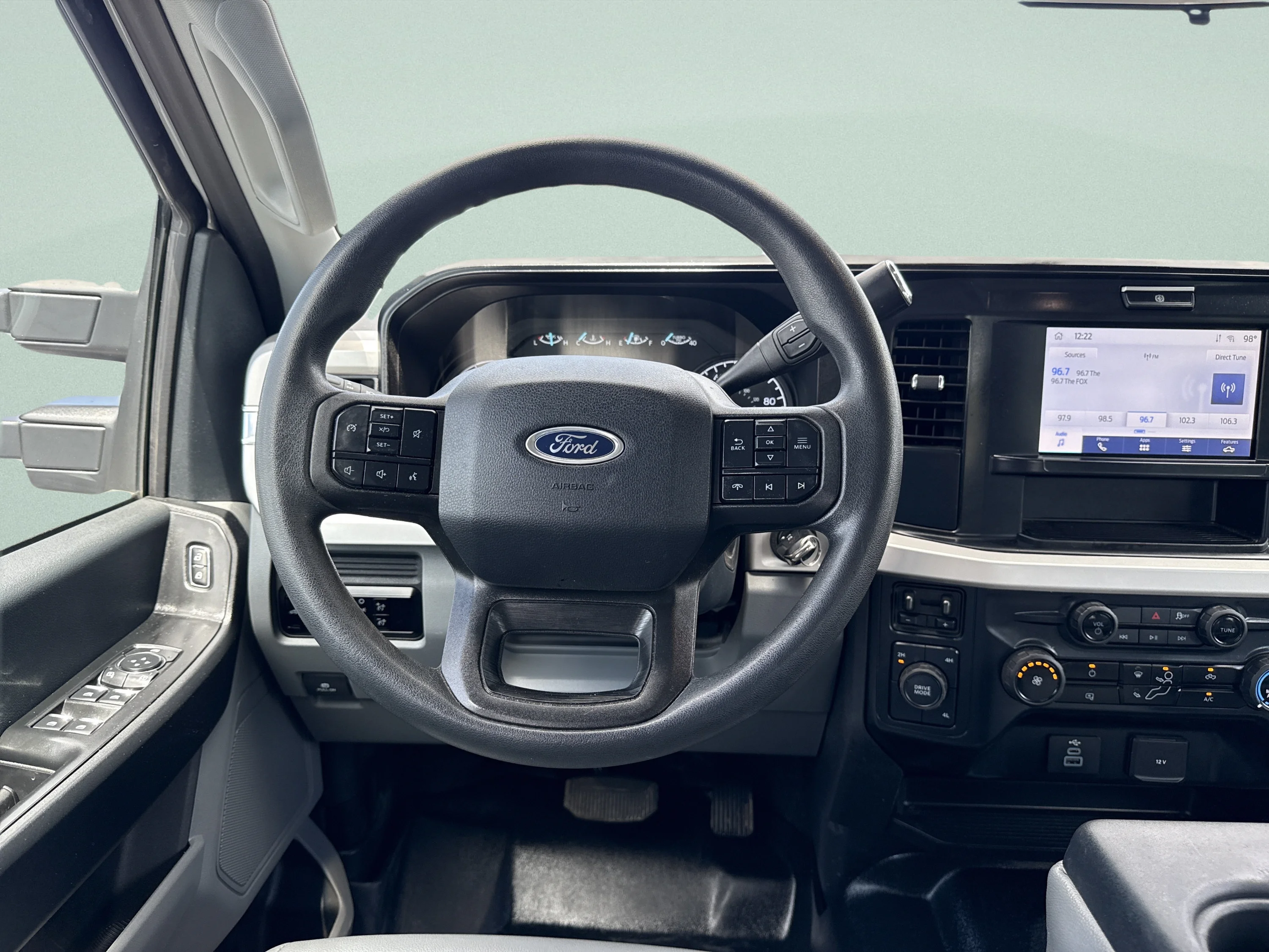 Used 2025 Oxford White Ford XL image 19