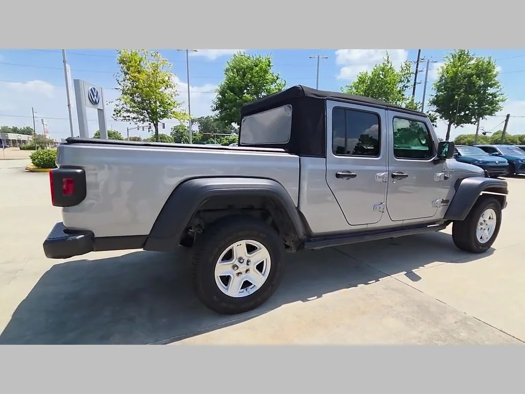Used 2020 Silver Jeep Sport image 49