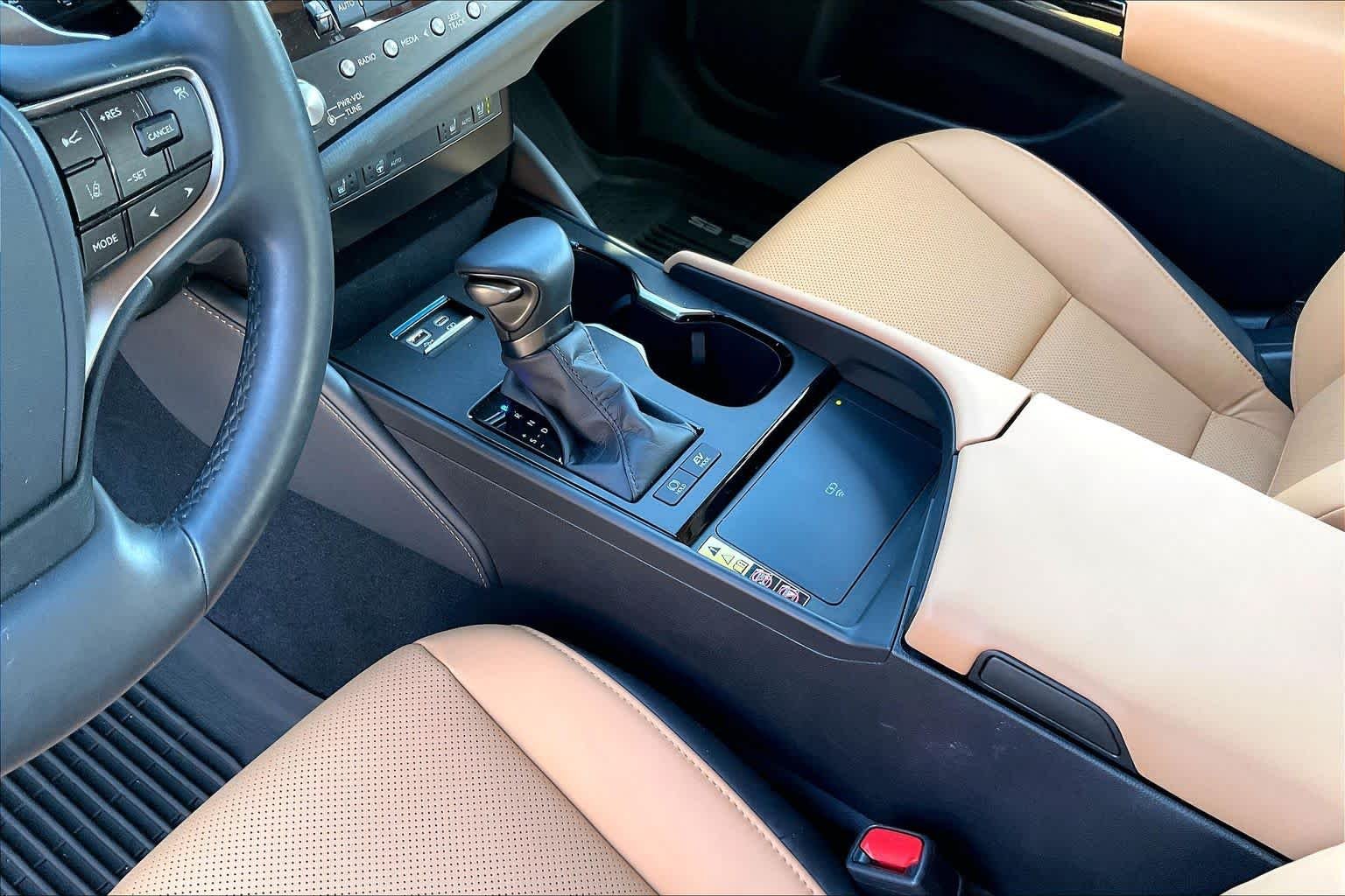 Used 2025 Iridium Lexus  image 16