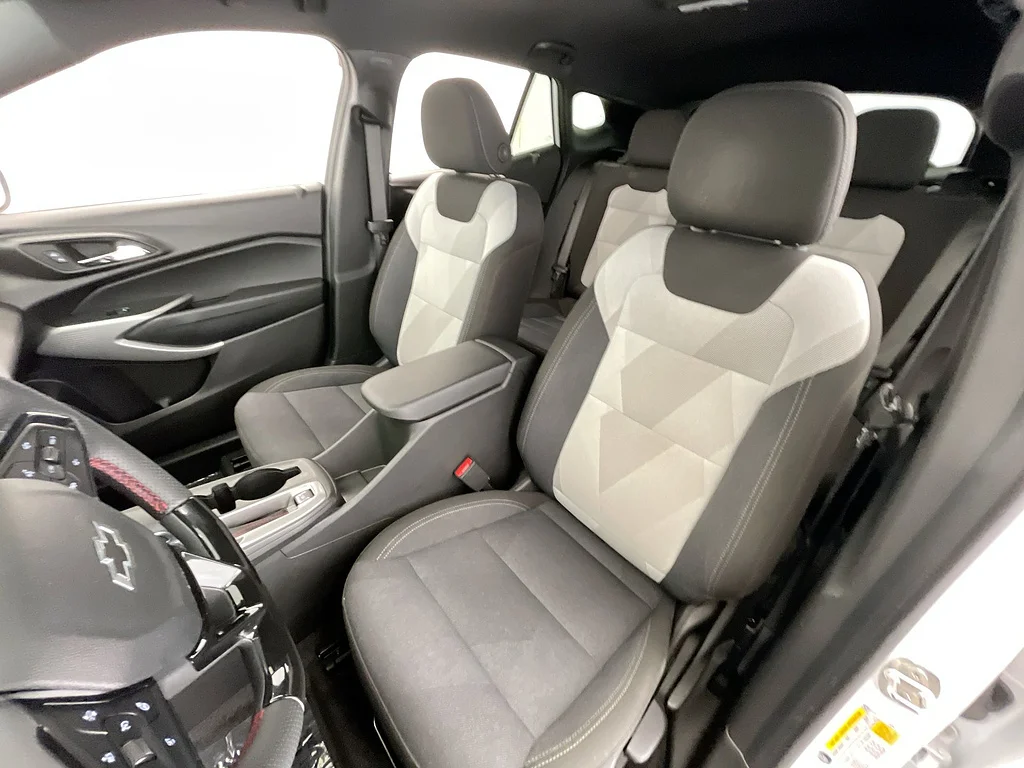 Used 2024 Summit White Chevrolet RS image 18