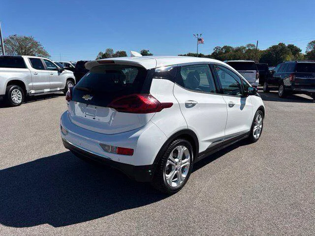 Used 2017 White Chevrolet LT image 19