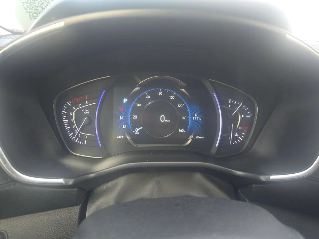 Used 2020 Gray Hyundai SEL image 25