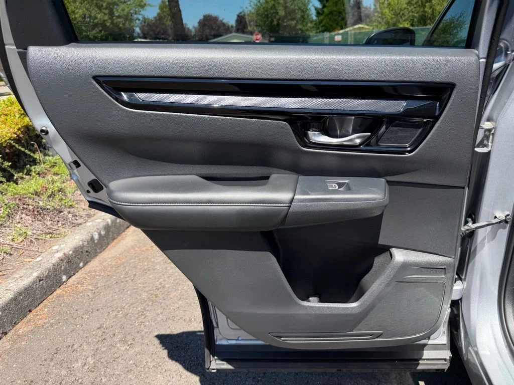 Used 2023 Lunar Silver Metallic Honda EX-L image 29