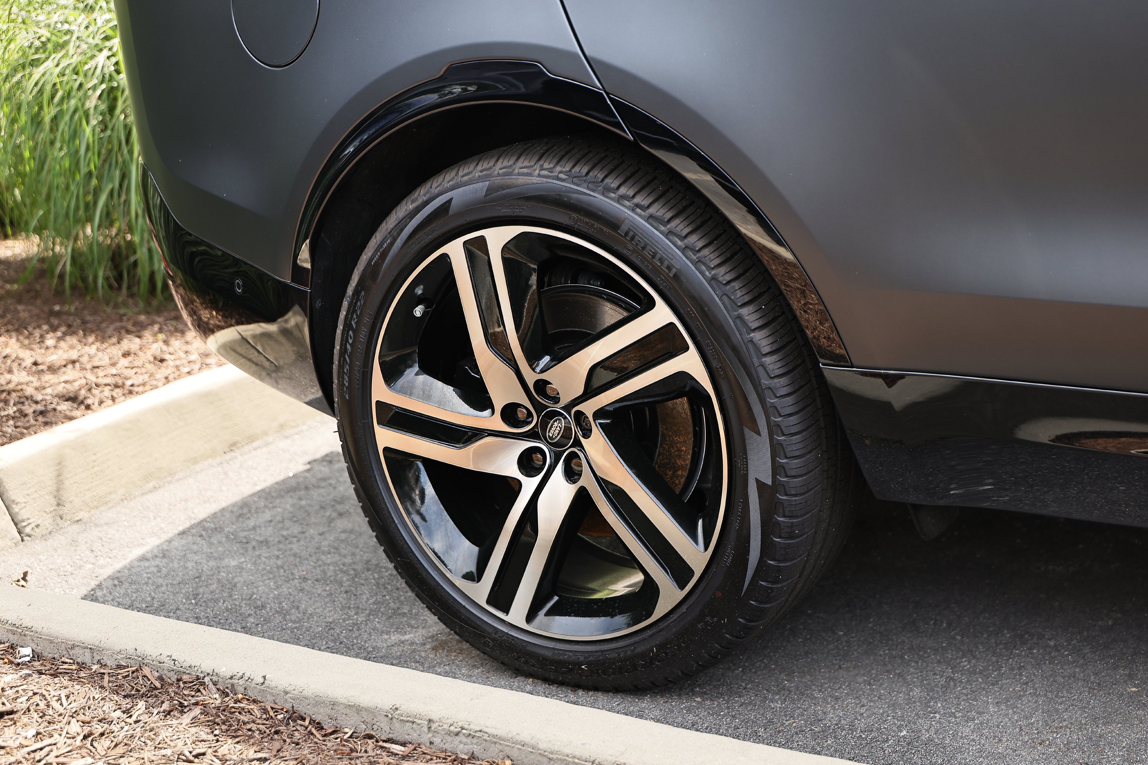 2026 Land Rover Discovery Tempest Edition - Photo 19