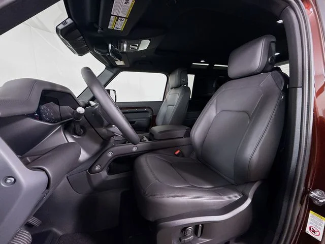 New 2026 Sedona Red Metallic Land Rover X-Dynamic SE image 11