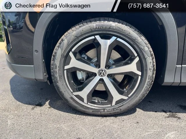 New 2026 Black Volkswagen SE image 5