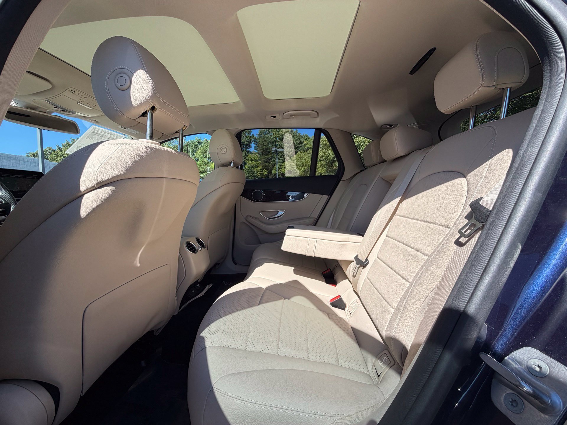 Used 2018  Mercedes-Benz GLC 300 image 23
