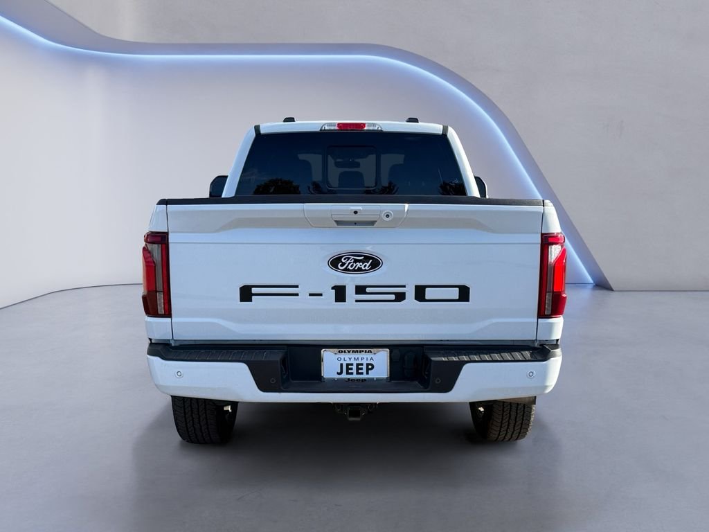 Used 2025  Ford Lariat image 4