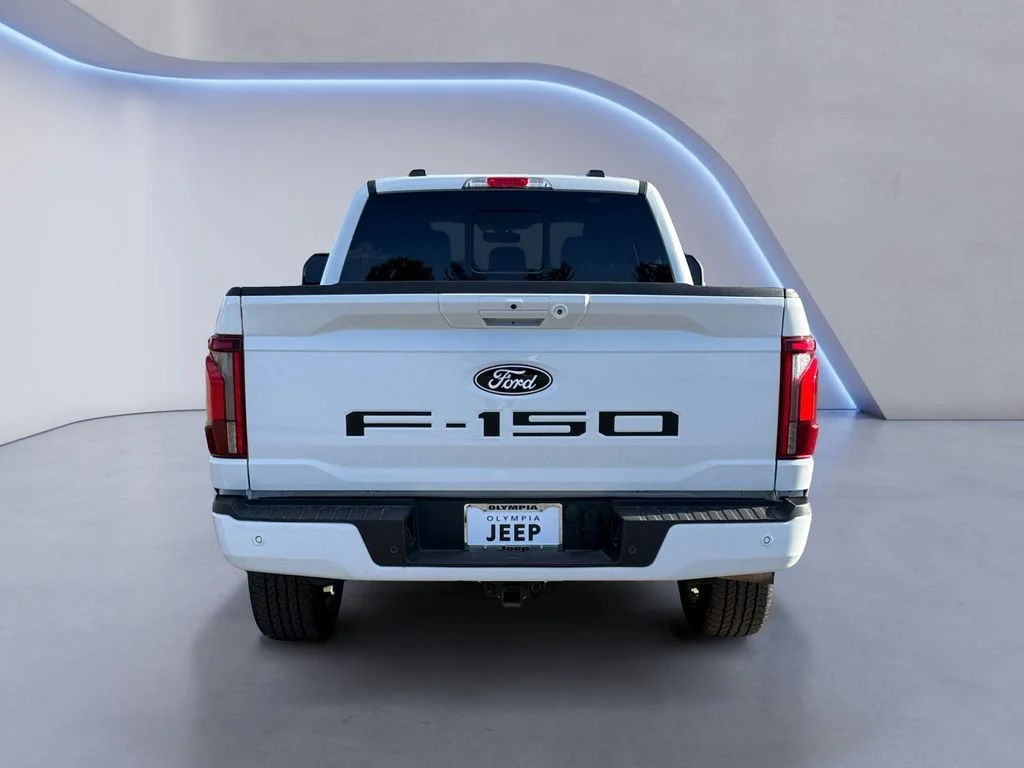 Used 2025  Ford Lariat image 4