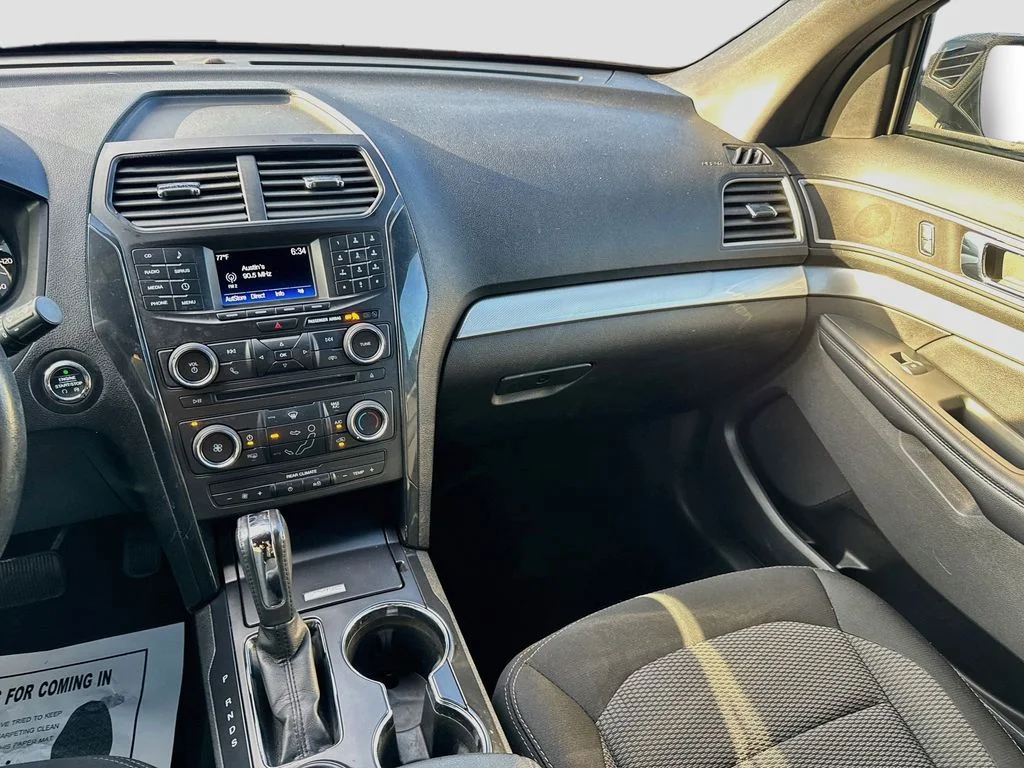 Used 2017 Silver Ford XLT image 26