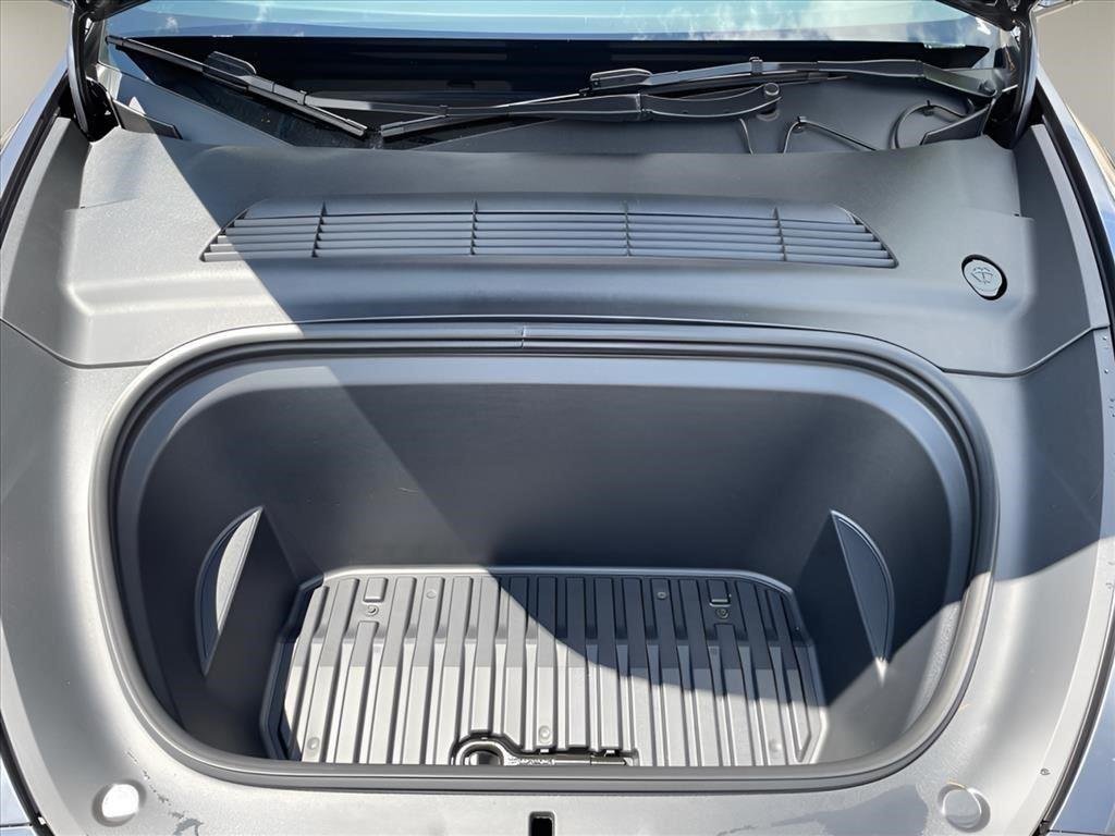 Used 2023  TESLA  image 33
