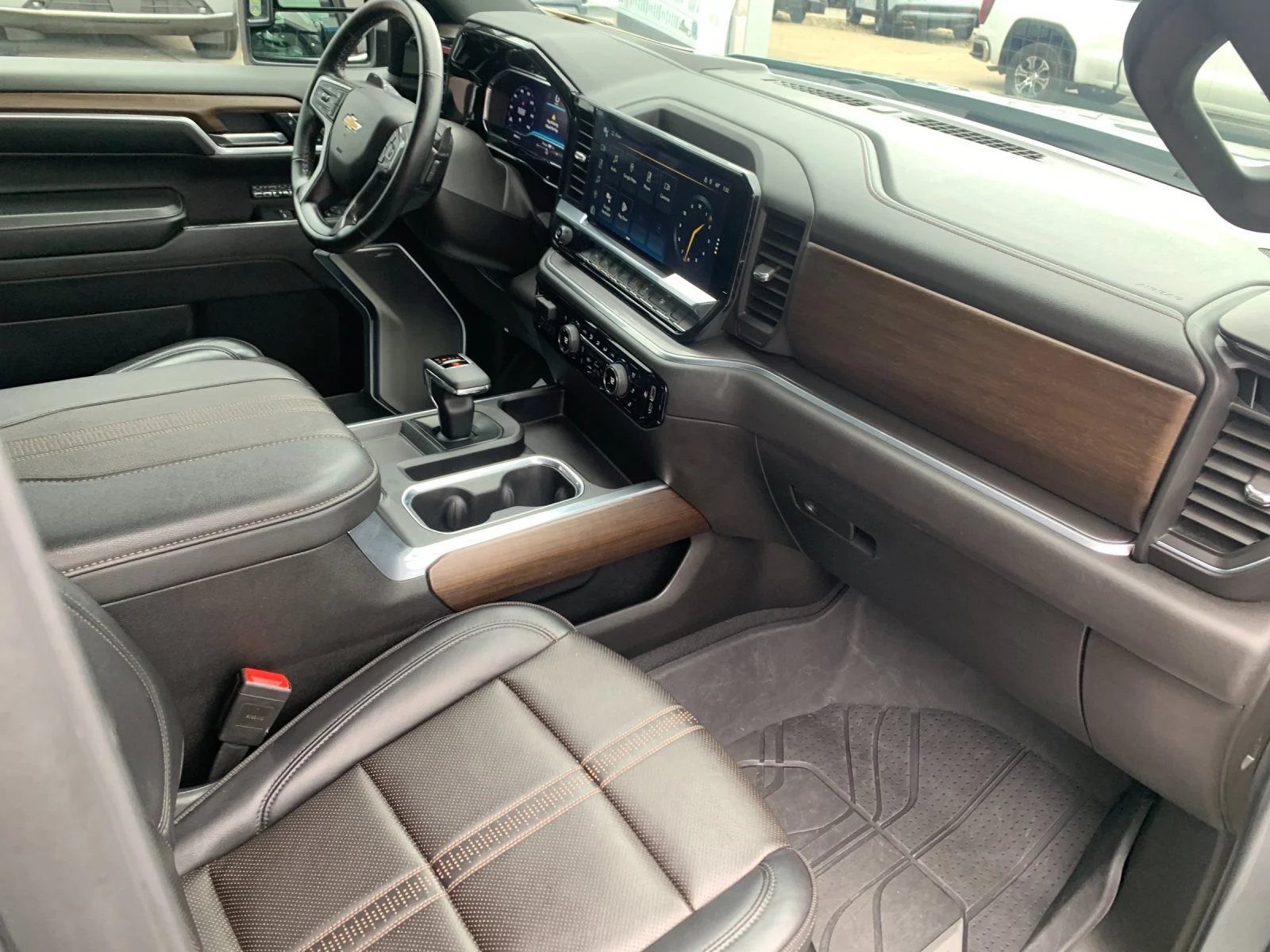 Used 2024 Sterling Gray Metallic Chevrolet High Country image 17