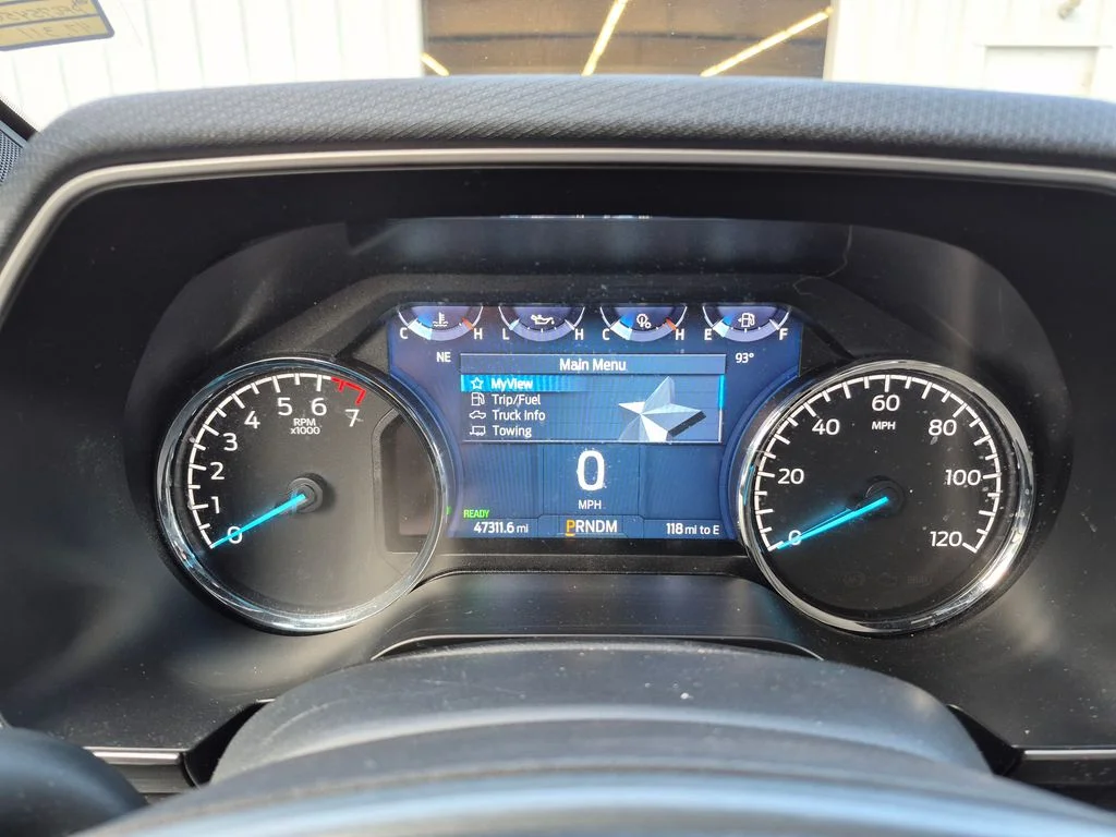 Certified Used 2023 Oxford White Ford XLT image 29