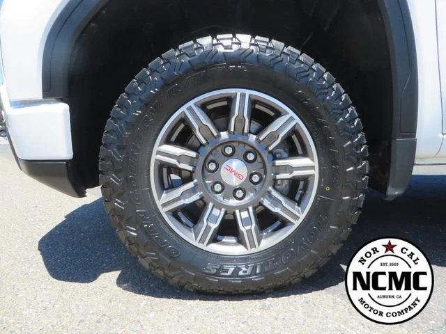2025 GMC Sierra 1500 AT4 - Photo 9