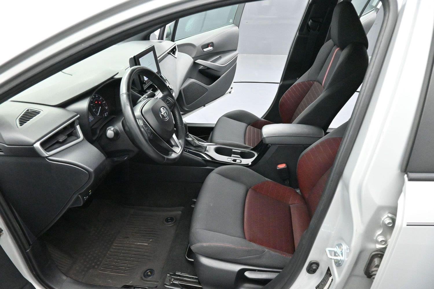 Used 2023 Silver Toyota SE image 11
