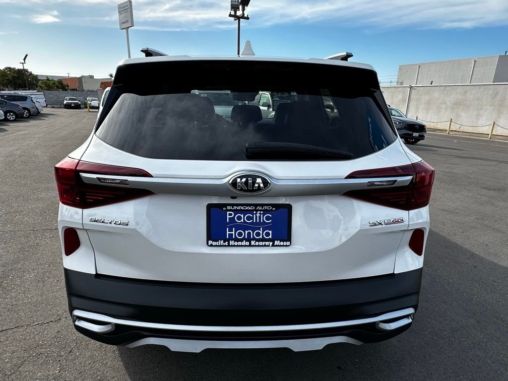 Used 2021 White Kia SX image 4