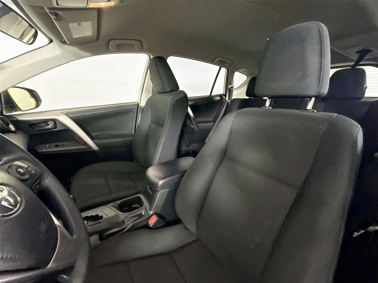 Used 2018 Super White Toyota LE image 3