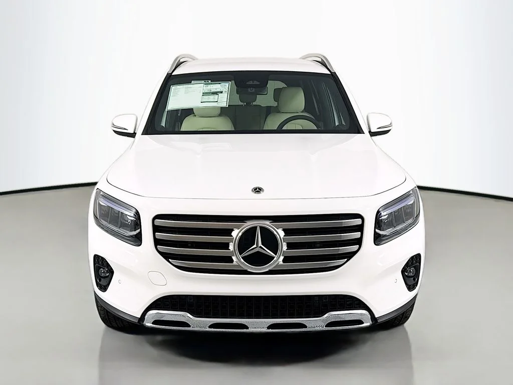 Certified Used 2025 Polar White Mercedes-Benz GLB 250 image 2