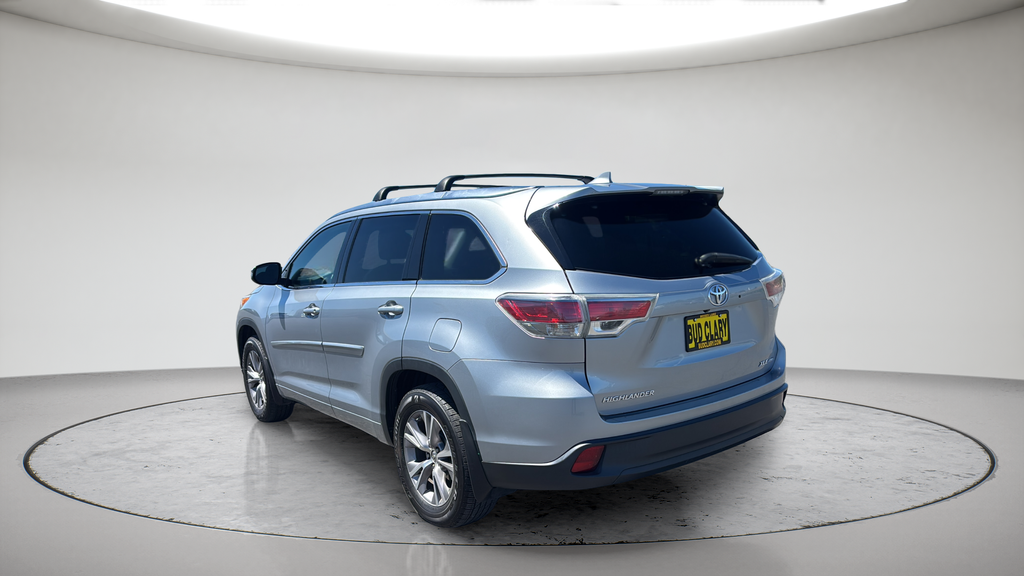 Used 2014 Silver Toyota XLE V6 image 18