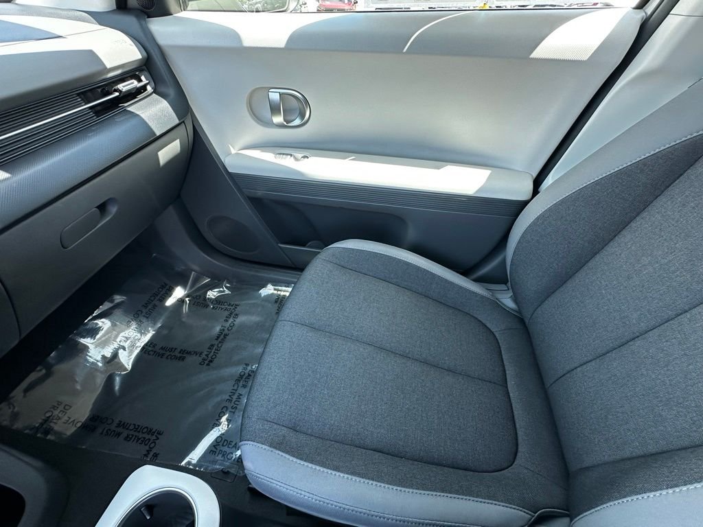 Used 2024 Cyber Gray Hyundai SEL image 29