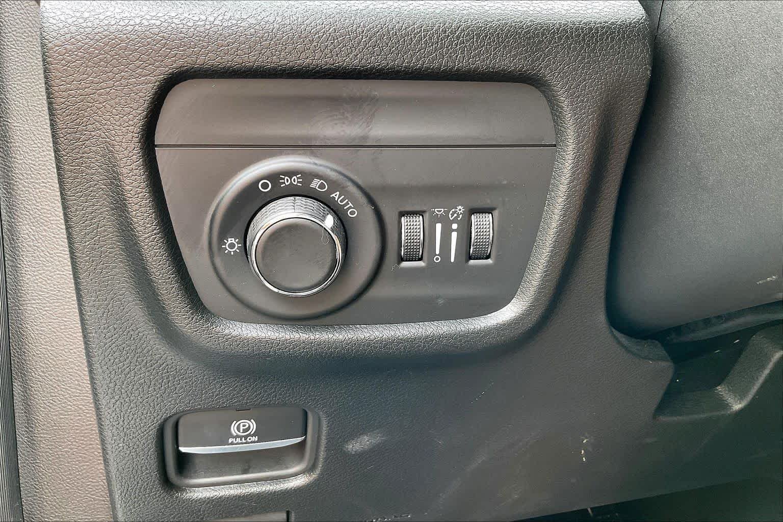 Used 2023 Bright White Clearcoat Jeep Laredo image 33