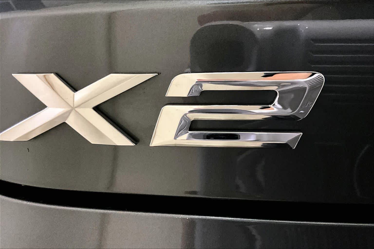 Used 2020 Mineral Gray Metallic BMW xDrive28i image 9