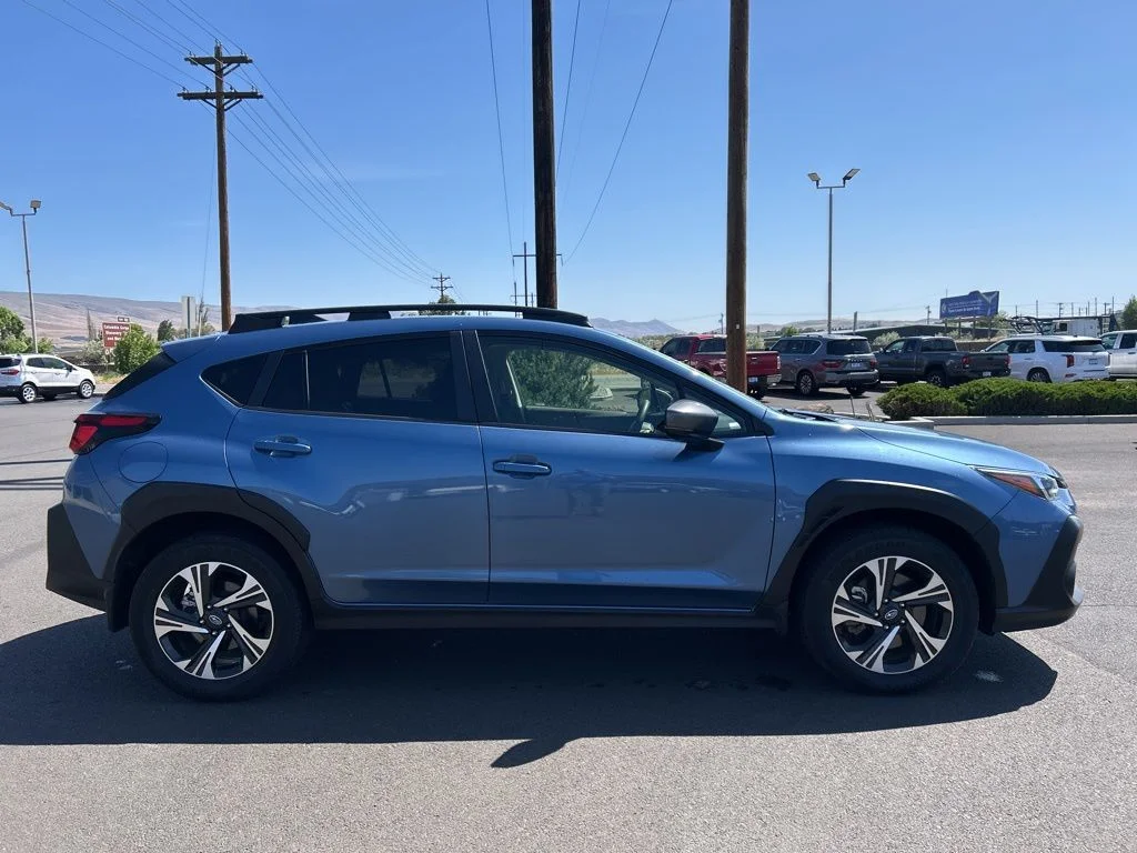 Used 2024 Horizon Blue Pearl Subaru Premium image 4