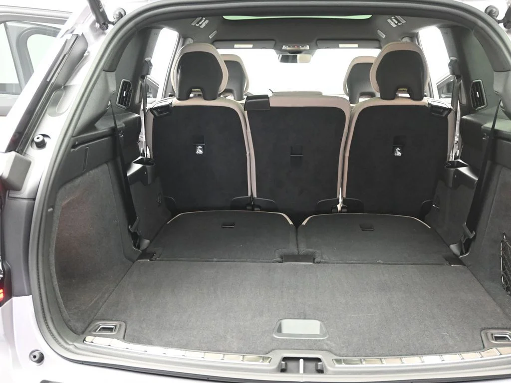 New 2026 Aurora Silver Volvo Ultra image 9