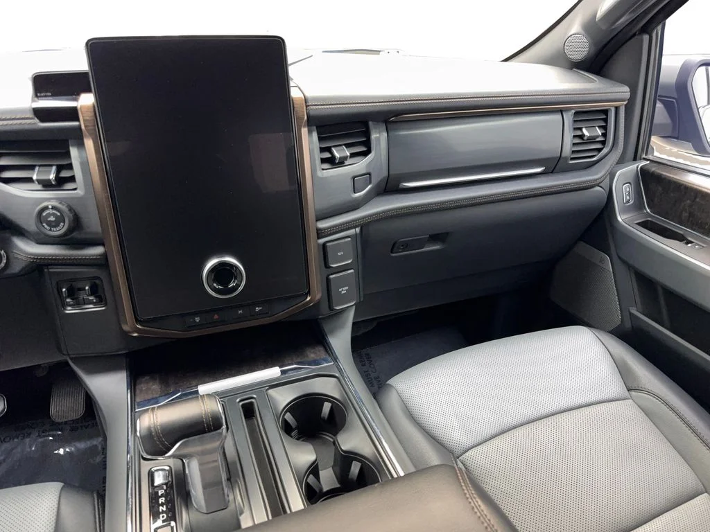 Used 2022 Silver Ford Lariat image 55