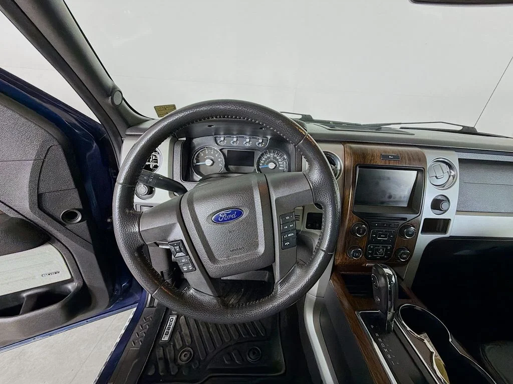 Used 2013 Blue Ford Lariat image 13