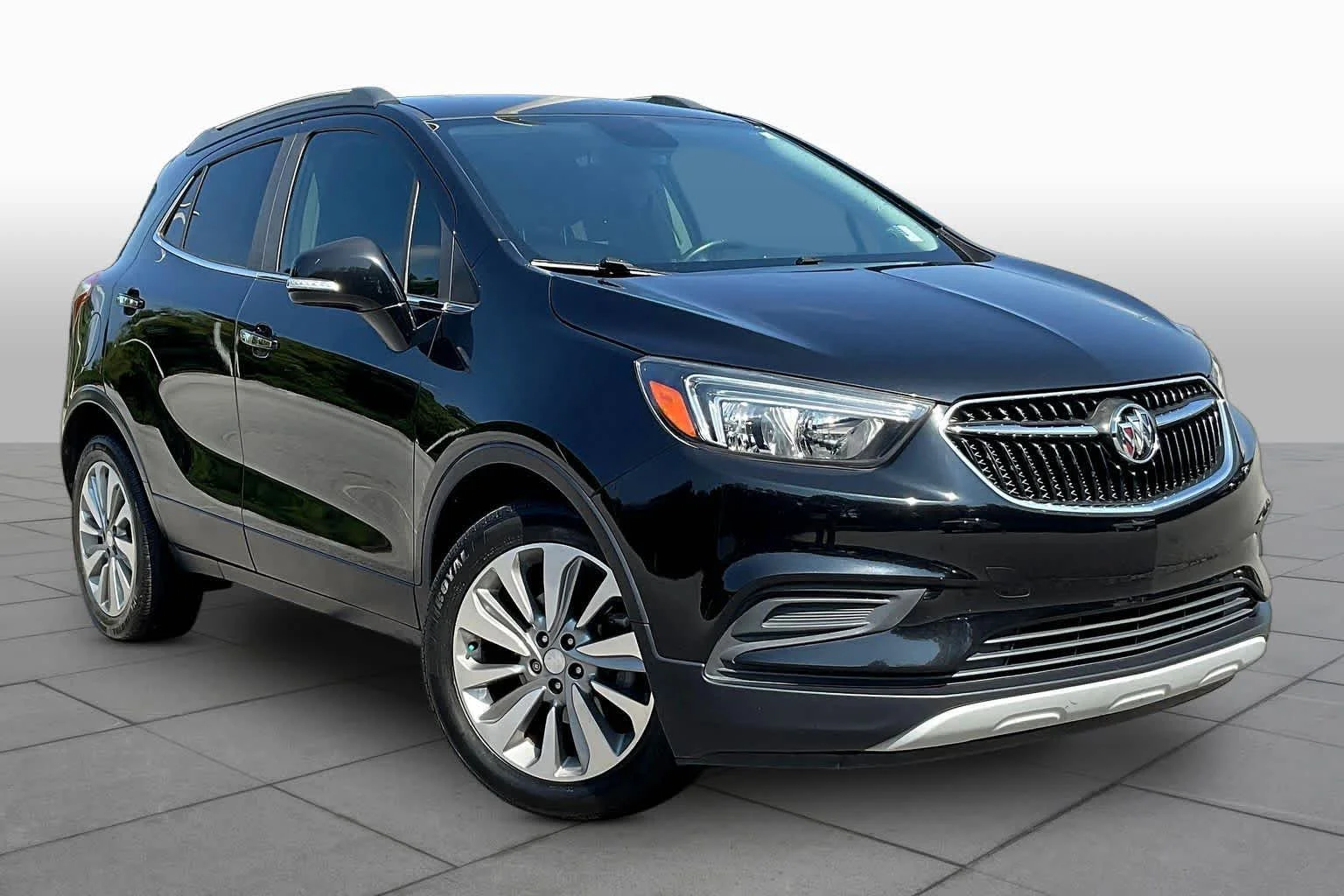 Used 2019 Ebony Twilight Metallic Buick Preferred image 3