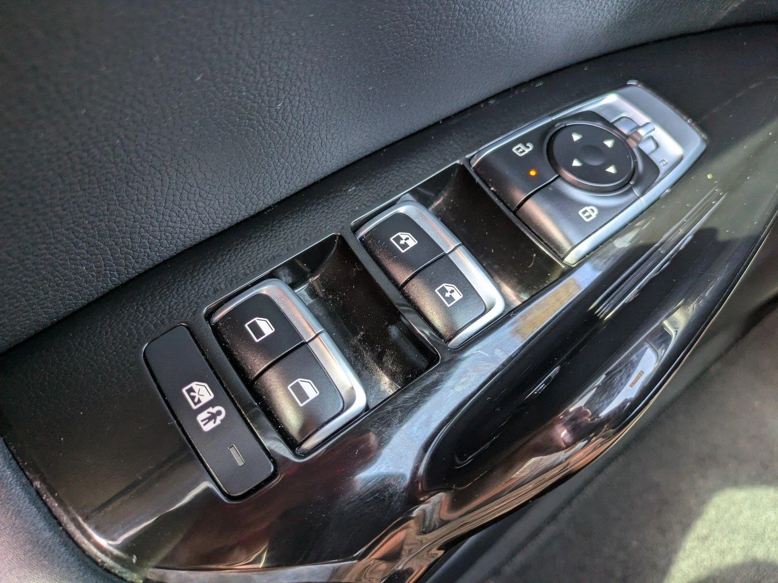 Used 2026 Aurora Black Pearl Kia GT-Line image 23