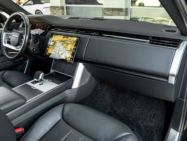 Used 2024 Santorini Black Metallic Land Rover SE image 30