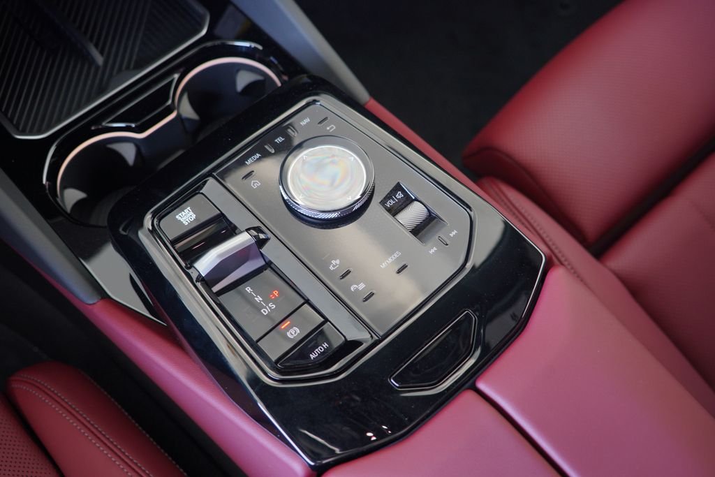 New 2027 Brooklyn Grey Metallic BMW 530i image 30