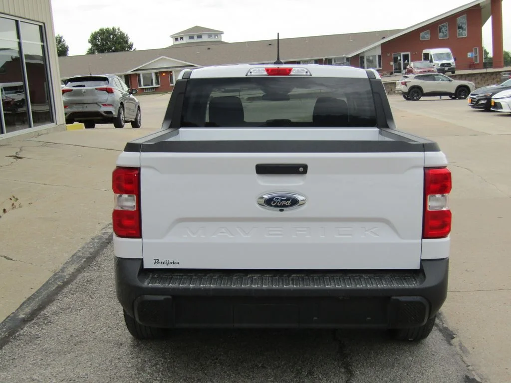 Used 2024 White Ford XL image 4