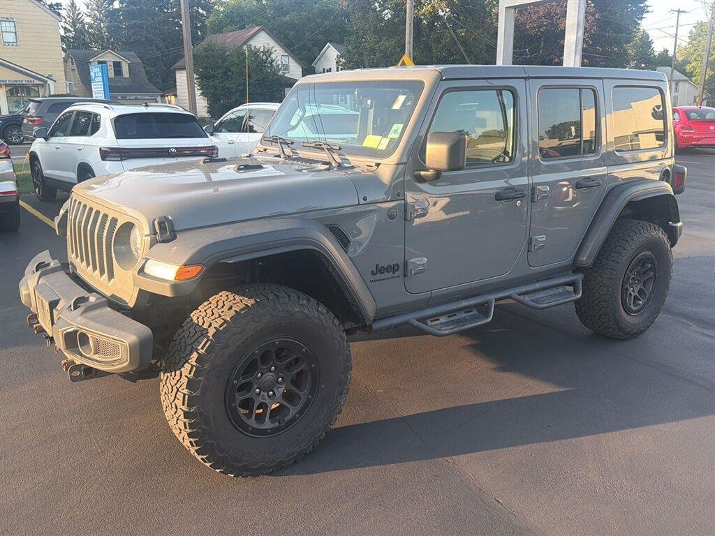 Used 2023 Sting-Gray Clearcoat Jeep High Tide image 5