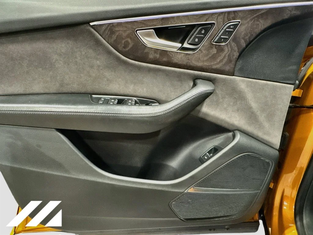 Used 2019  Audi Prestige image 19